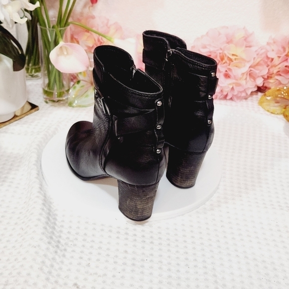 CLARKS Women's Jolissa Topaz Ankle Boot Black Leather Size 10M - Picture 3 of 10